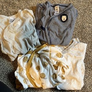 🍎 Little planet/ Carter’s 0-3 bundle “Organic Cotton Wrap Sleep & Play”